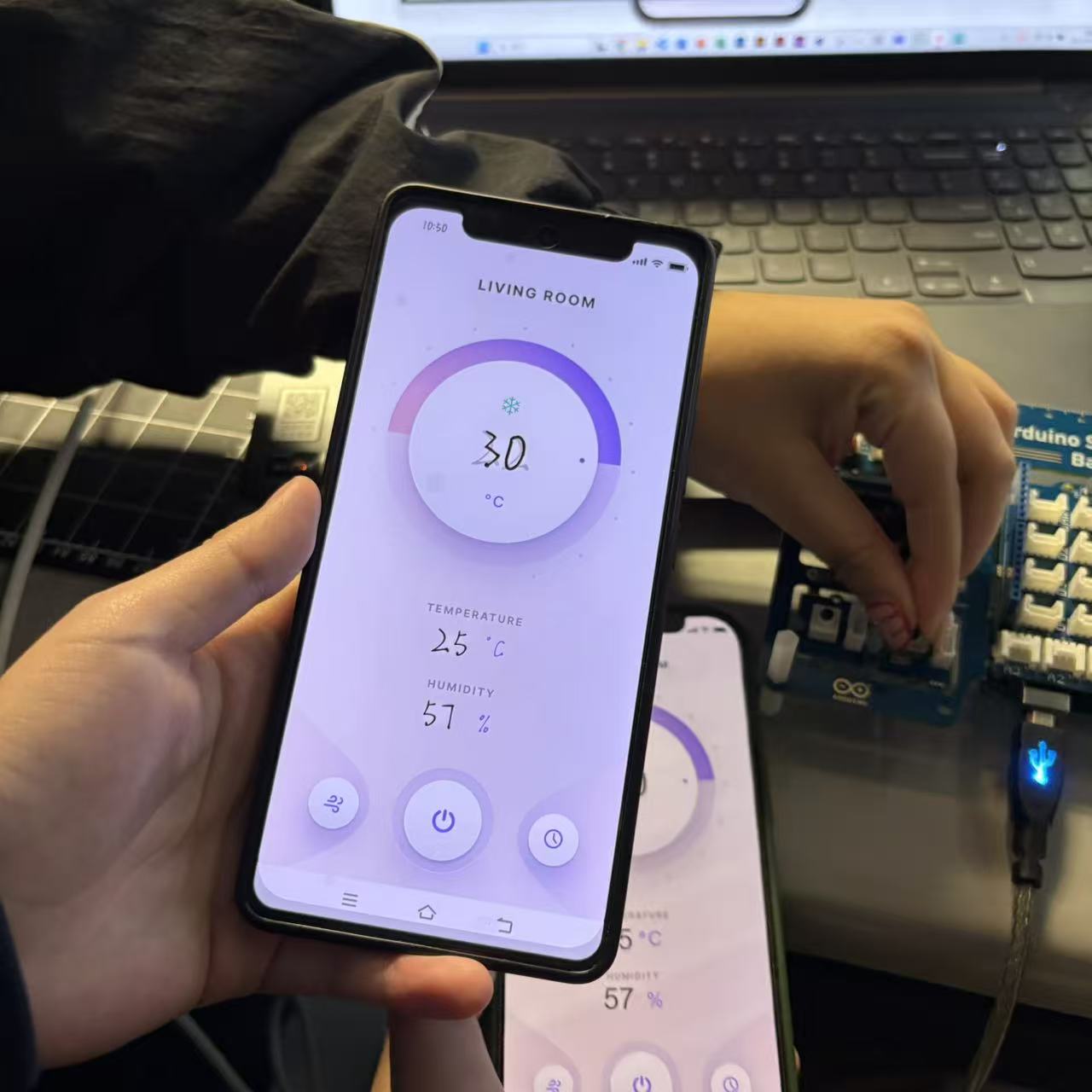 Use the button to observe whether the Arduino sensor kit can collect data in real time and convert it to ProtoPie.