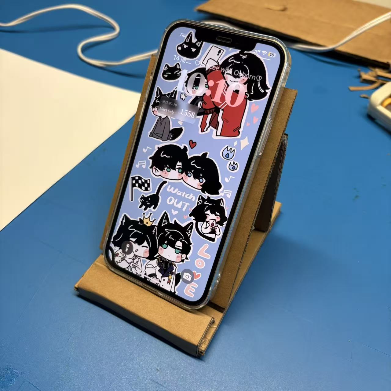 This simulates the scenario of placing a phone on a phone holder for use.
